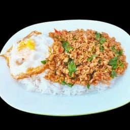 กระเพราพรางหัวจัดจ้าน หมู่บ้าน กานดา the first home