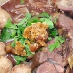 KG02.19 เนื้อวัวตุ๋น 100 กรัม+ลูกชิ้นเนื้อวัวแชมป์ 5 ลูก