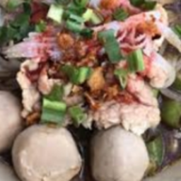 KG01.28 ก๋วยเตี๋ยวเนื้อวัวสด 50กรัม+ลูกชิ้นเนื้อวัวแชมป์ 3ลูก