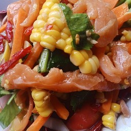 ยำข้าวโพดแซลม่อน
