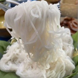 ขนมจีนเส้นบีบสดเปล่าๆ