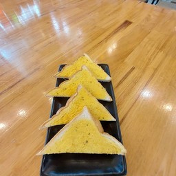 ขนมปังเนยกระเทียม