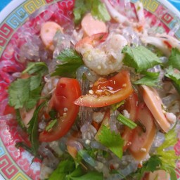 ส้มตำแม่มานัส แม่มานัส