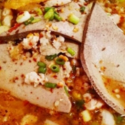 KG01.19 ก๋วยเตี๋ยวต้มยำตับหมู 50กรัม +หมูสับ 50กรัม +ลูกชิ้นฮั้งเพ้ง 3ลูก