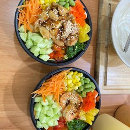 สลัดไก่โปเกโบลว์