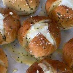 ขนมปังกระเทียม ครีมชีส