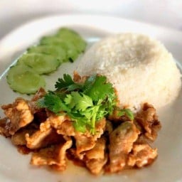 กระเพรา&ข้าวยำไก่แซ่บ