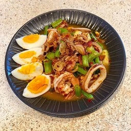 ยำก้านคะน้า