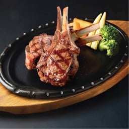 ซี่โครงแกะย่างเตาถ่าน เสิร์ฟพร้อม มินต์ซอส