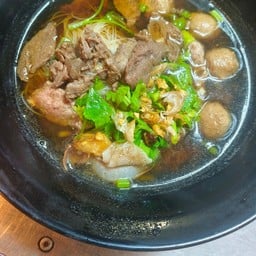 ก๋วยเตี๋ยวเนื้อเปื่อย