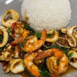 กระเพราทะเล พิเศษ