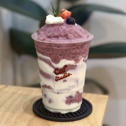 Blueberry Strawberry yoghurt / บลูเบอร์รี่+สตอเบอรี่ปั่นโยเกิร์ต
