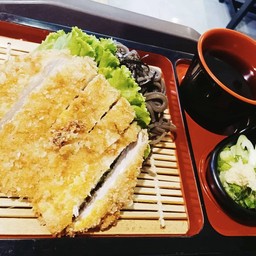 ซารุโซบะหมูทอด