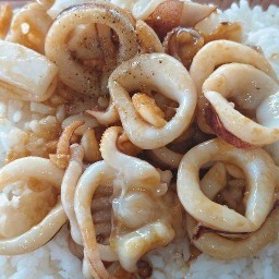 ครัวกระเพราเนื้อพริกแห้ง สมอโพรง สมอโพรง