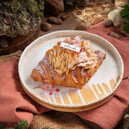 Croissant almond