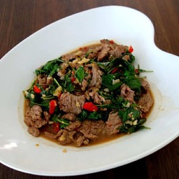 กระเพราเนื้อ