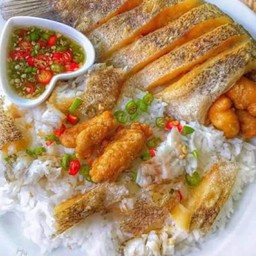 ข้าวปลาสลิดทอด 1 ตัว(ไม่แกะนะคะ)