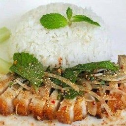 15ข้าวลาบแซ่บหมูกรอบ+ไข่ต้ม