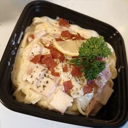 สปาเกตตี้ไวท์ซอส แฮม