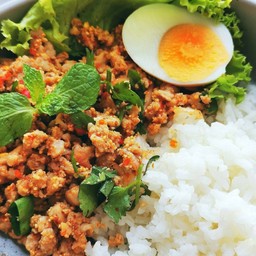 14ข้าวหน้าลาบหมู+ไข่ต้ม