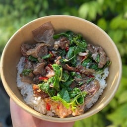 กะเพราหมูตุ๋น