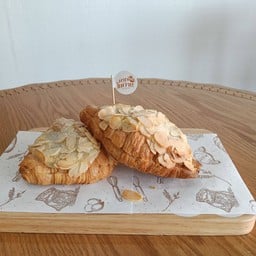 ครัวซอง อัลมอนด์