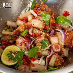 ยำหมูกรอบ