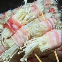 เห็ดเข็มทอง