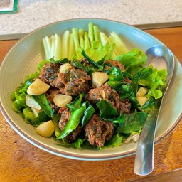 ลาบหมูทอด