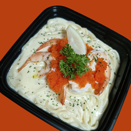 สปาเกตตี้ ครีมซอสไข่กุ้ง และกุ้ง