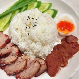โปเนียว หมูแดงเตาถ่าน KC Villages