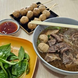 กะเตี่ยว ก๋วยเตี๋ยวหมู, เนื้อ