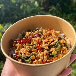 ข้าวกะเพราพริกสด