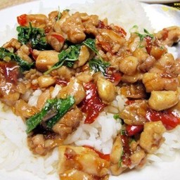 กะเพราไก่ราดข้าว