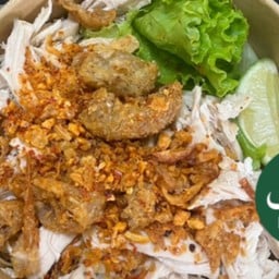 ฟาเรีย หมี่ไก่ฉีก ชาเข้มๆ และกาแฟสด