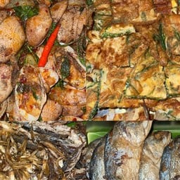 ข้าวปลาแกะ น้ำพริก ปลาทู ห่อหมก