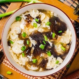 紫菜蛋花汤 (ซุปสาหร่าย)