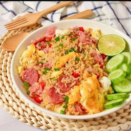 ข้าวผัดแหนม