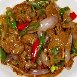 洋葱炒肉 (เนื้อผัดหัวหอม)