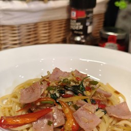 สปาเก็ตตี้ผัดขี้เมาแฮม