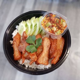 ข้าวหมูแดดเดียวทอด