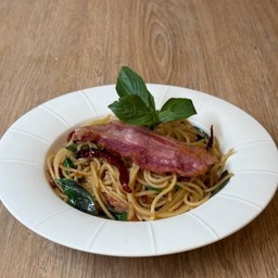 สปาเกตตี้ผัดพริกเบค่อน : Spaghetti with Stir-fried Chilli and Bacon C