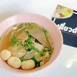 เตี๋ยวต้มยำ (เจ้าเก่าก๋วยเตี๋ยวลูกชิ้นหมูฮีโร่) 71 มอลล์ ลาดพร้าว 71