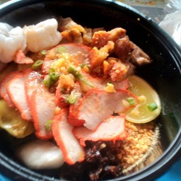 บะหมี่เกี๊ยวต้มยำน้ำ (น้ำ)