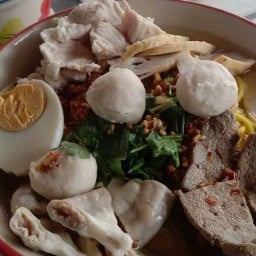 ก๋วยเตี๋ยวนายหัวล้าน