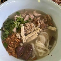 ก๋วยจั๊บญวน หนองคาย-ผลไม้สด