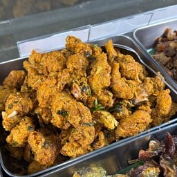 ข้าวเหนียวยำไก่แซ่บ