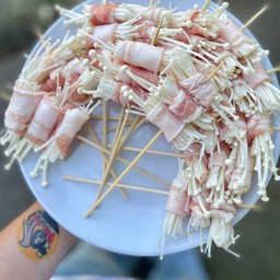 สามชั้นพันเห็ด