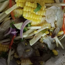 ยำข้าวโพดกุ้งสดน้ำปลาร้า