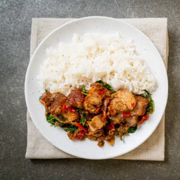 ข้าวกระเพราหมูกรอบ